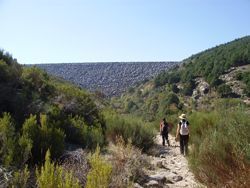 Ruta de Candelario al pantano de Navamuño por Puentenueva